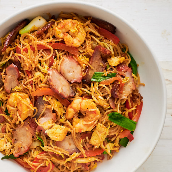 Fried Rice Noodles (Chicken + Beef + Shrimp) Deluxe