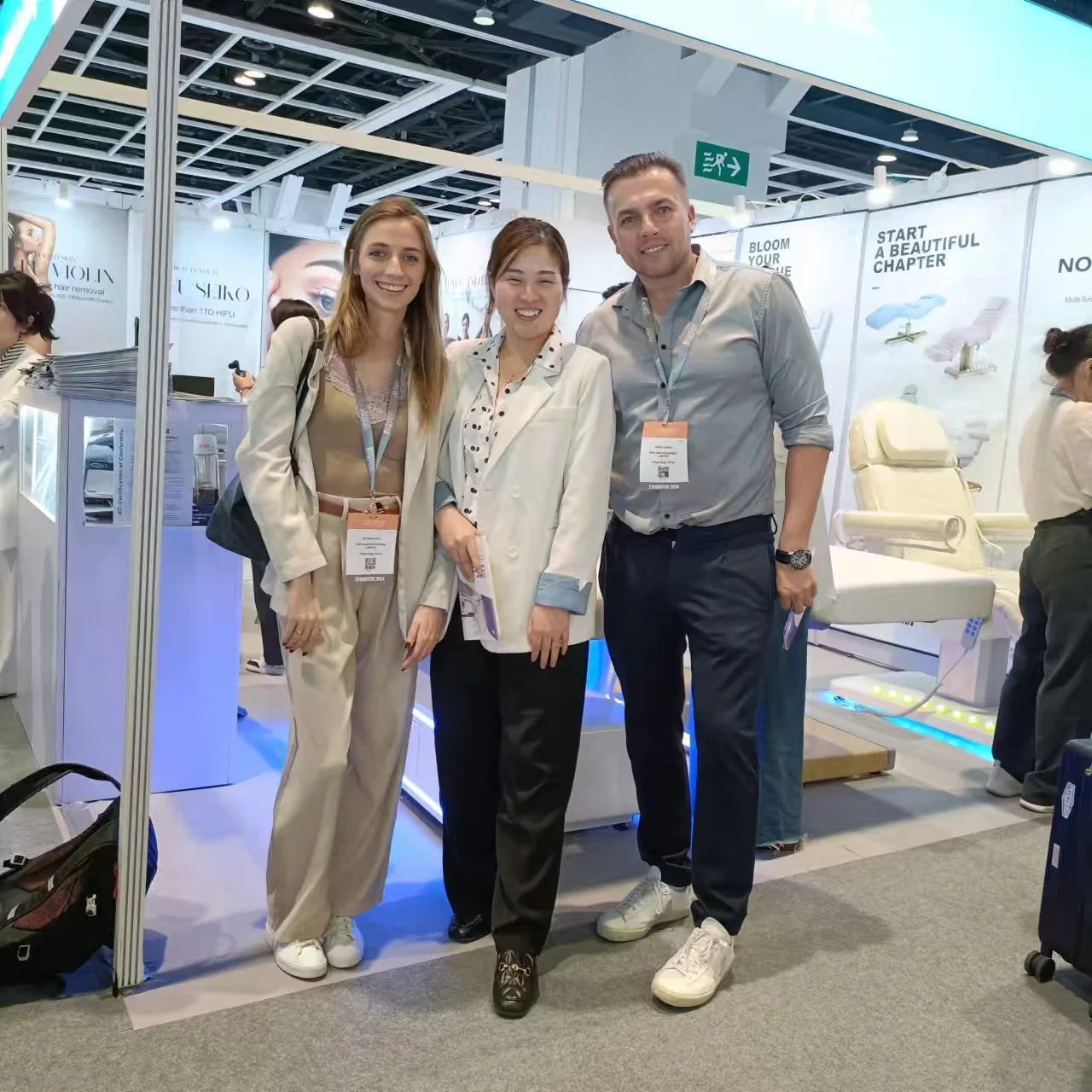 Gynecological Examination Table Electric Hydraulic Adjustable Medical Exam Bed for Clinic Hospital PU Leather Top Bed