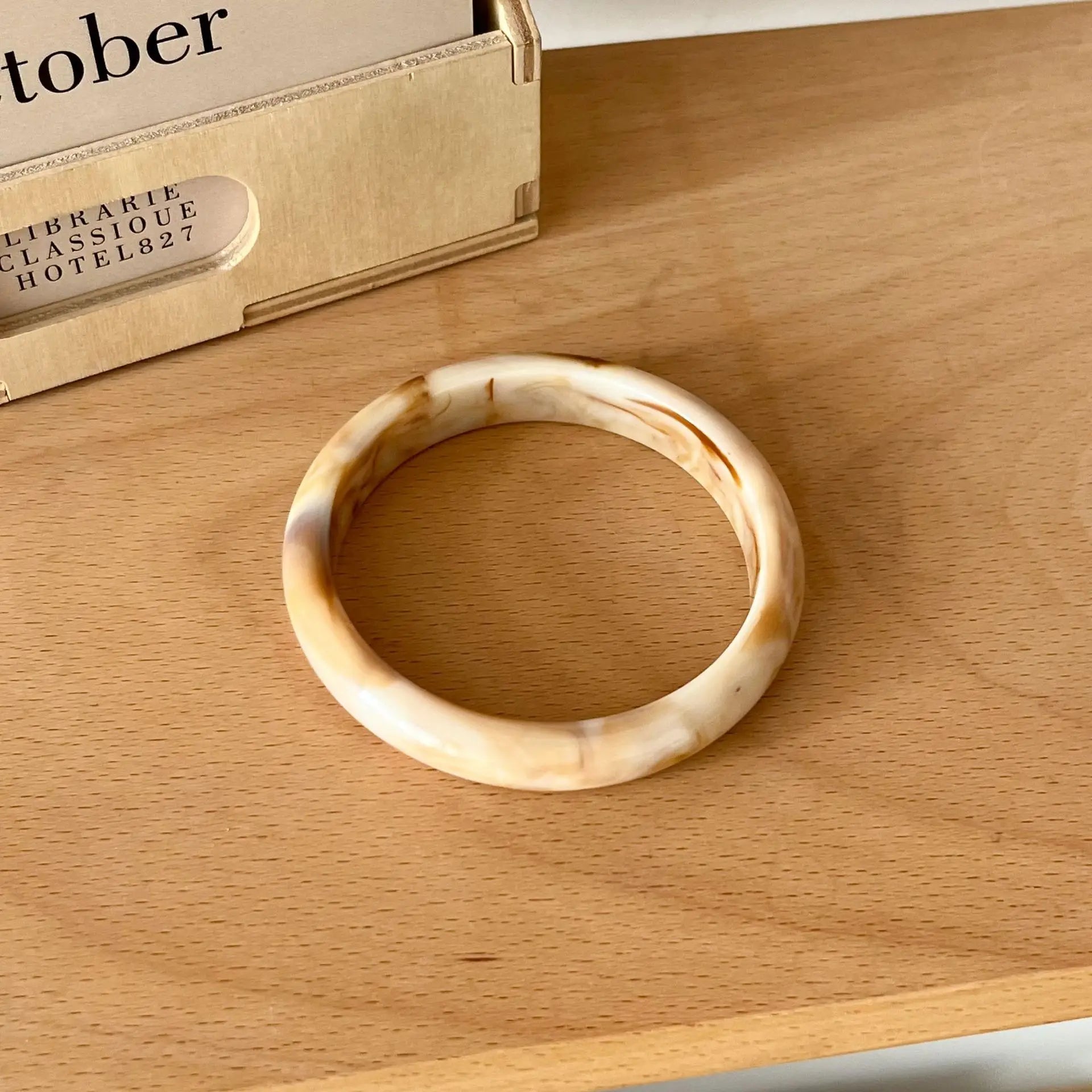 Resin Fine Bracelet