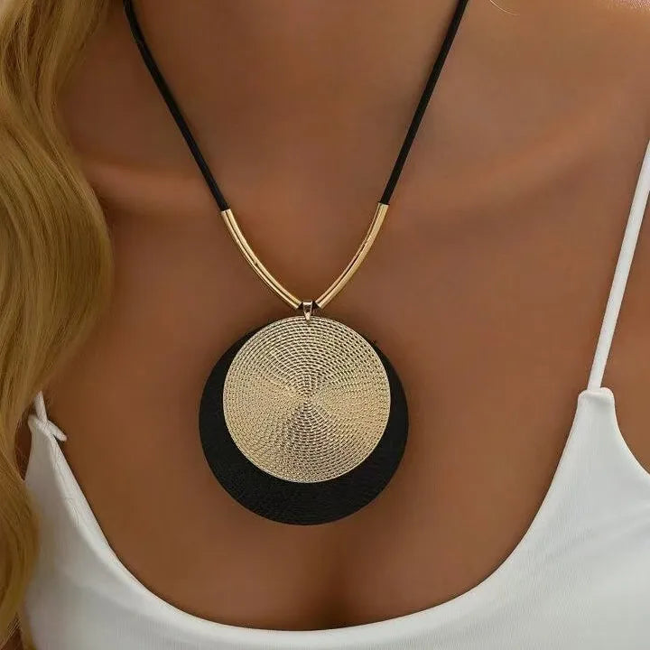 Round & Radiant – Large Long Necklace