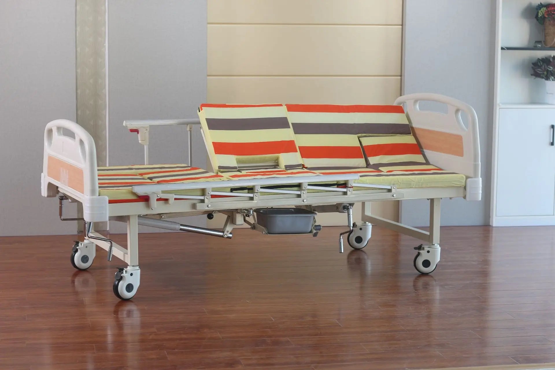 Electric nursing bed hospital home anti-sliding anti-rollover auxiliary nursing bed for the elderly