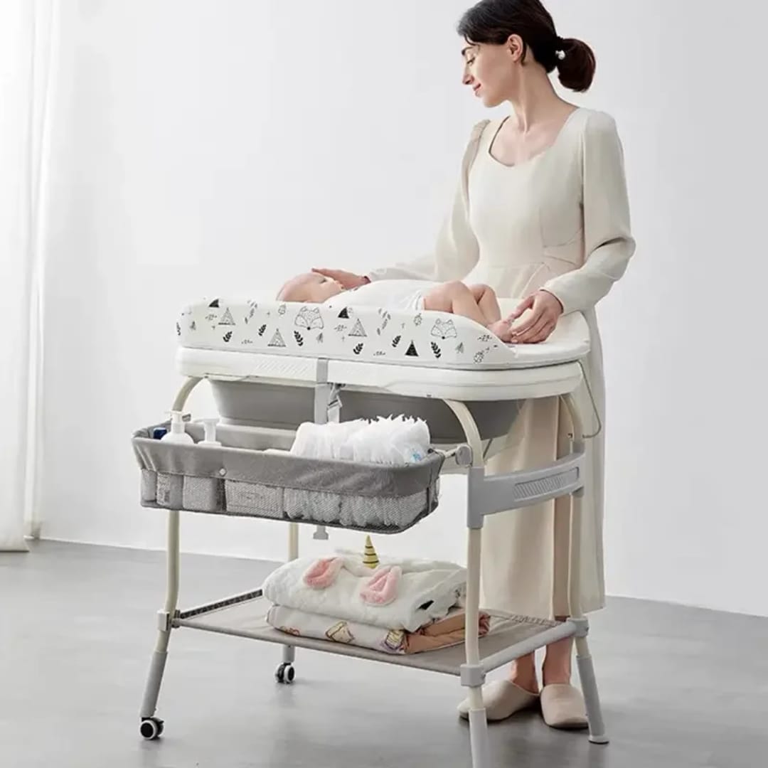 Baby Hub - Changing Table & Tub