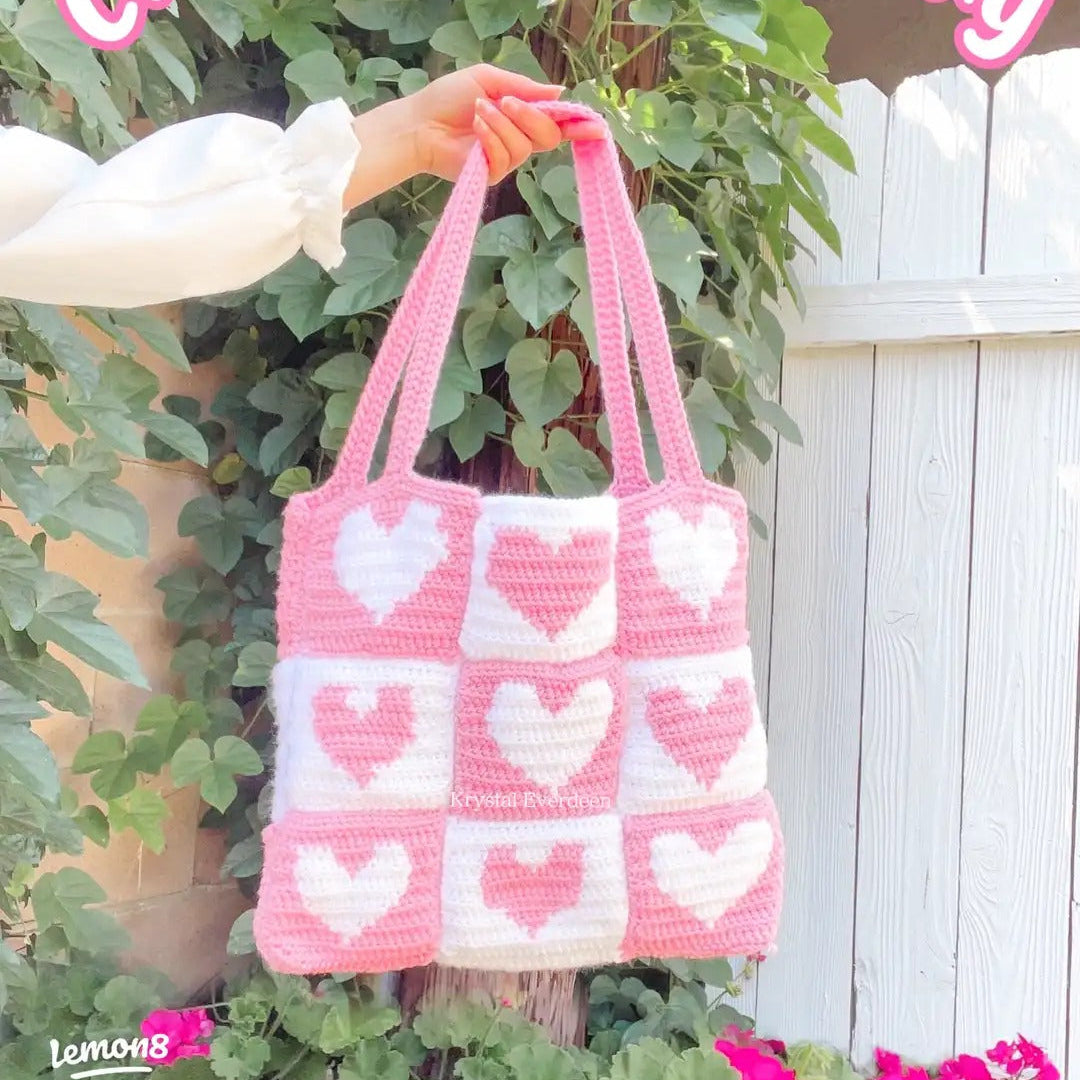 Mini Heart Granny Pouch
