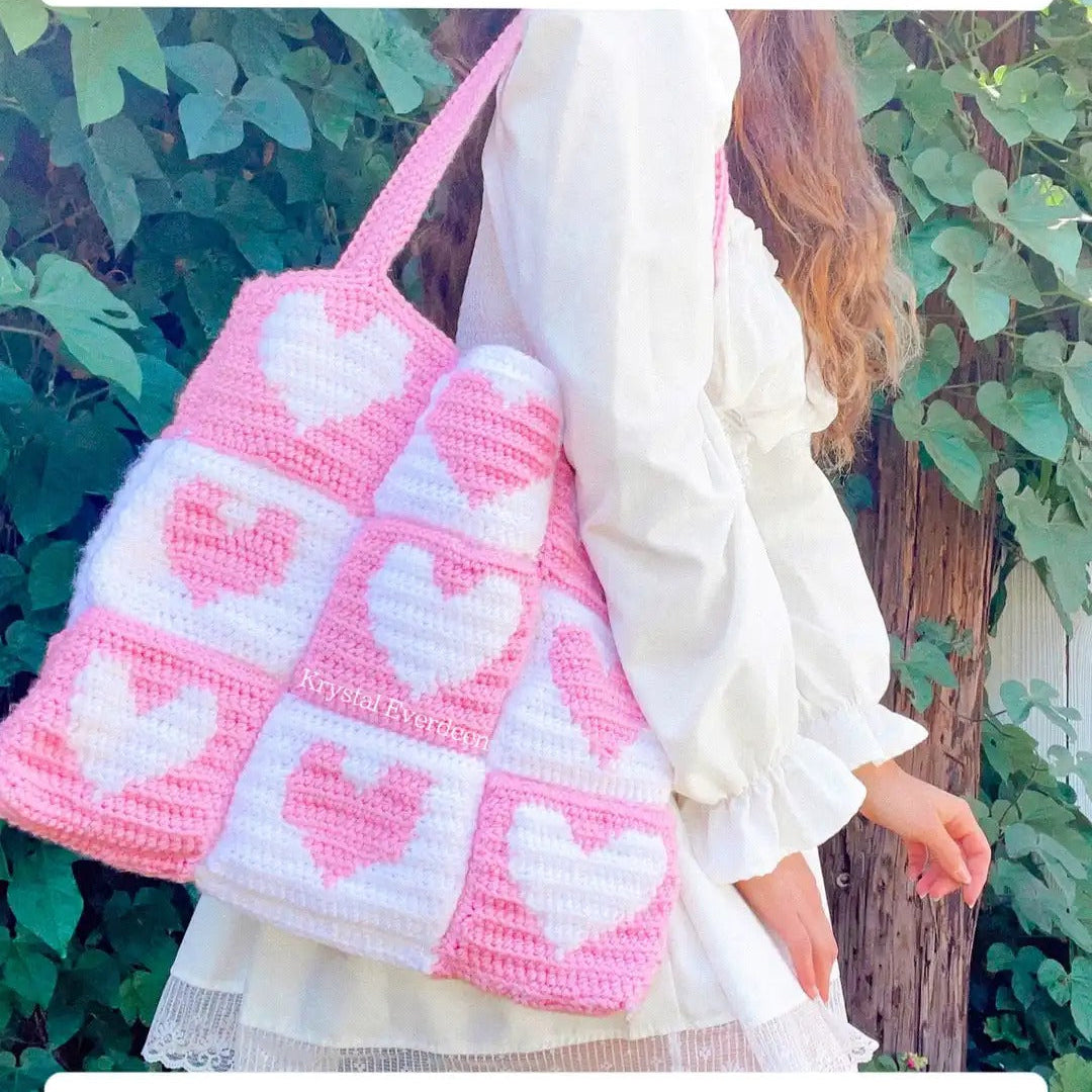 Mini Heart Granny Pouch